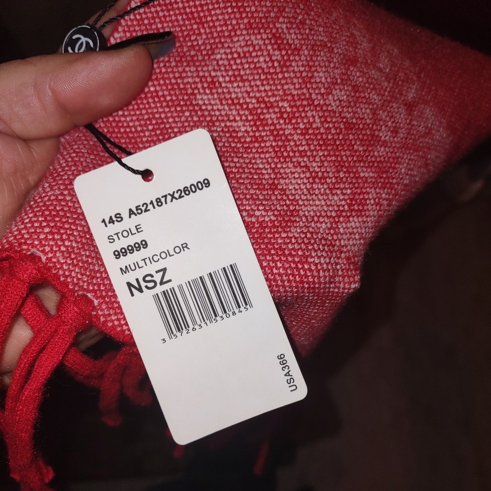 CHANEL Red and Black Checkered Scarf - Picture 4 of 10